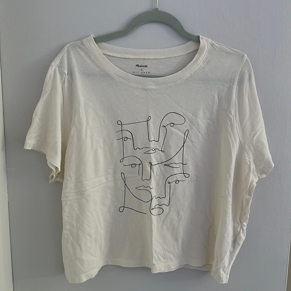 Tops - Madewell T shirt with modern design